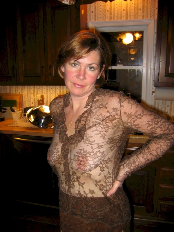 petite coquine domina pour amant qui se soumet