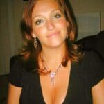 Petite coquine seule depuis pas longtemps